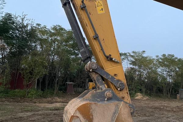 西安市出售转让二手不详小时2018年徐工XE240D挖掘机