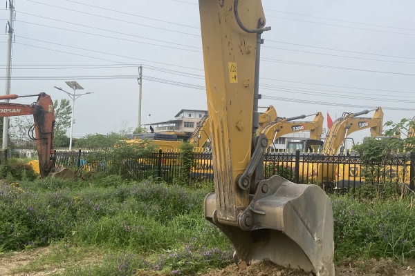 汉中市出售转让二手不详小时2021年徐工XE310DA挖掘机