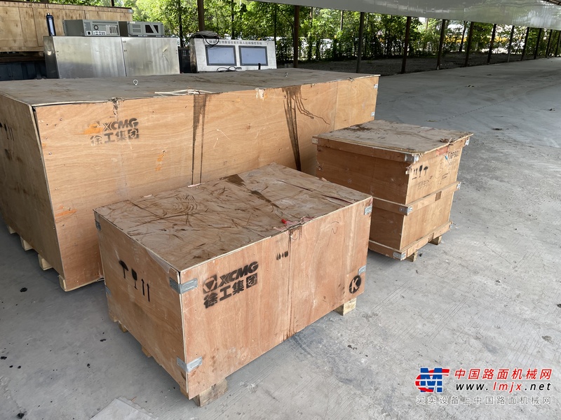 郑州市出售转让二手不详小时2022年徐工RP903沥青摊铺机