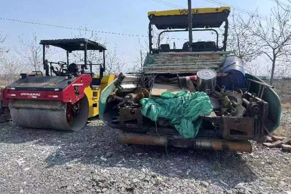 塔城地区出售转让二手不详小时2019年徐工RP953T沥青摊铺机