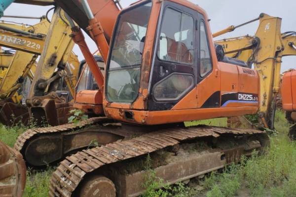 长春市出售转让二手不详小时2006年斗山DX225LC挖掘机