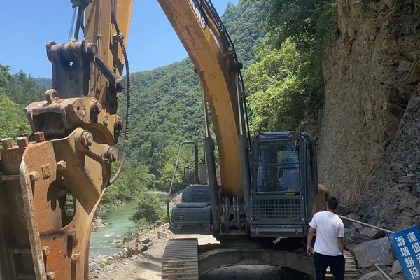 汉中市出售转让二手不详小时2020年徐工XE245DK挖掘机