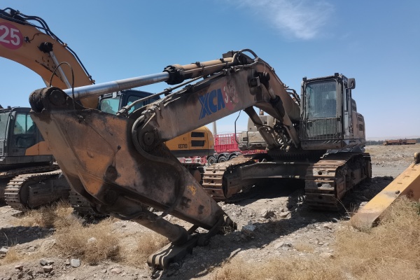 乌海市出售转让二手不详小时2018年徐工XE490D挖掘机