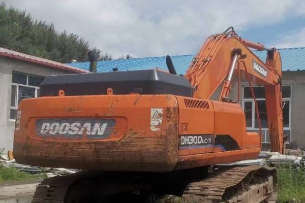 鞍山市出售转让二手不详小时2009年斗山DH300-7挖掘机
