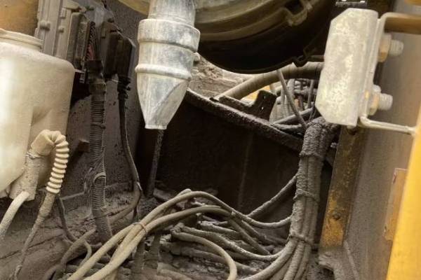 鞍山市出售转让二手不详小时2012年山东临工LG6250挖掘机