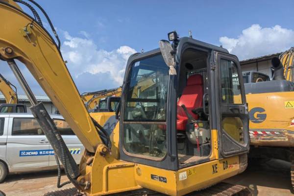昆明市出售转让二手不详小时2021年徐工XE55DA挖掘机