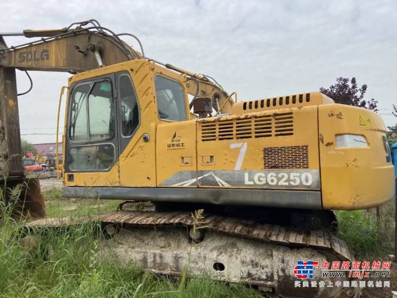 鞍山市出售转让二手不详小时2012年山东临工LG6250挖掘机