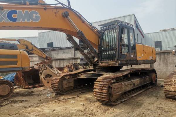 徐州市出售转让二手不详小时2015年徐工XE470C挖掘机