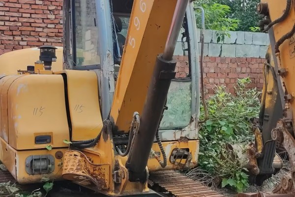 石家庄市出售转让二手不详小时2012年徐工XE65D挖掘机