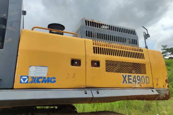 钦州市出售转让二手不详小时2017年徐工XE490D挖掘机