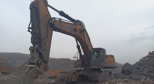徐州市出售转让二手不详小时--年徐工XE900D挖掘机