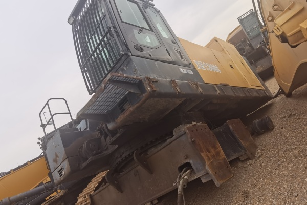 乌海市出售转让二手不详小时2015年徐工XE1300C挖掘机