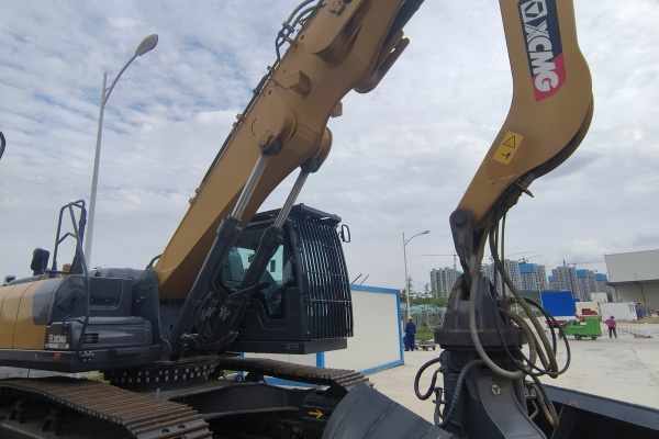 徐州市出售转让二手不详小时2021年徐工XE450M抓料机挖掘机
