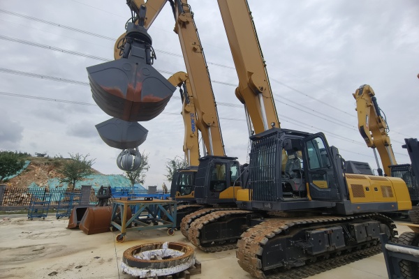徐州市出售转让二手不详小时2021年徐工XMH70C抓料机挖掘机