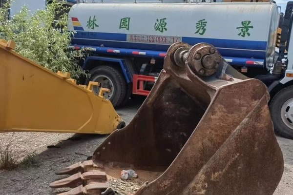 兰州市出售转让二手不详小时2019年徐工XE370D挖掘机