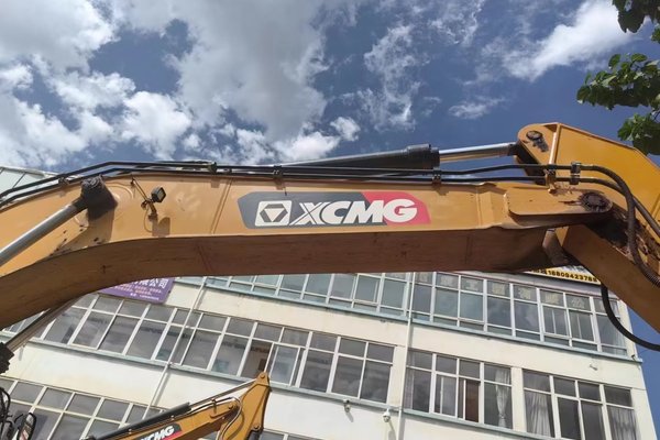 兰州市出售转让二手不详小时2019年徐工XE370D挖掘机
