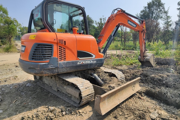 苏州市出售转让二手不详小时2018年斗山DX60-9挖掘机
