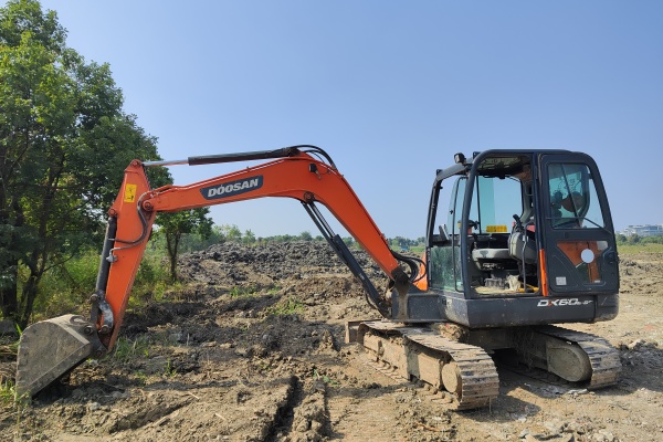 苏州市出售转让二手不详小时2018年斗山DX60-9挖掘机