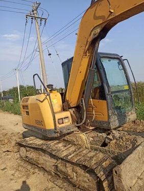 常州市出售转让二手不详小时2015年徐工XE75C挖掘机