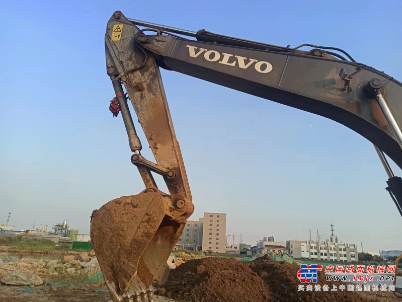 常州市出售转让二手不详小时2011年沃尔沃EC210挖掘机