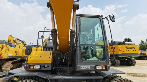 徐州市出售转让二手不详小时2020年徐工XE155WGA轮式挖掘机