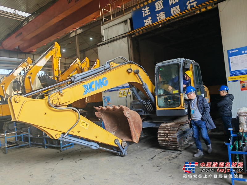 徐州市出售转让二手不详小时2016年徐工XE150D挖掘机