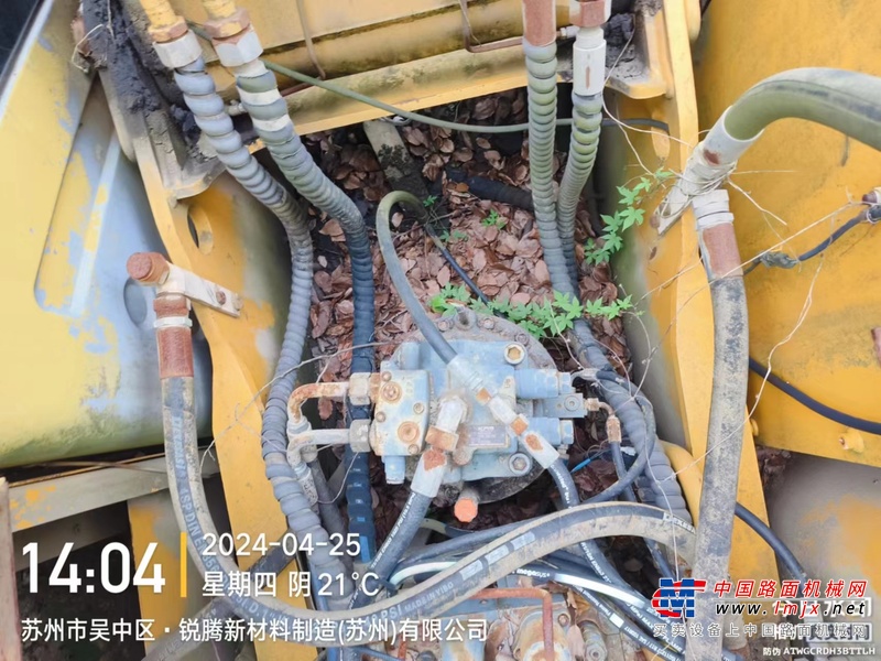 苏州市出售转让二手不详小时2011年徐工XE215C挖掘机