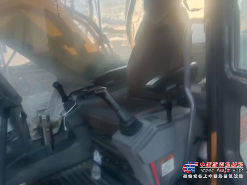 潍坊市出售转让二手不详小时2021年徐工XE380DK挖掘机
