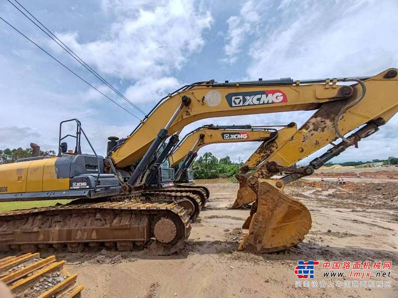 钦州市出售转让二手不详小时2021年徐工XE400DK挖掘机