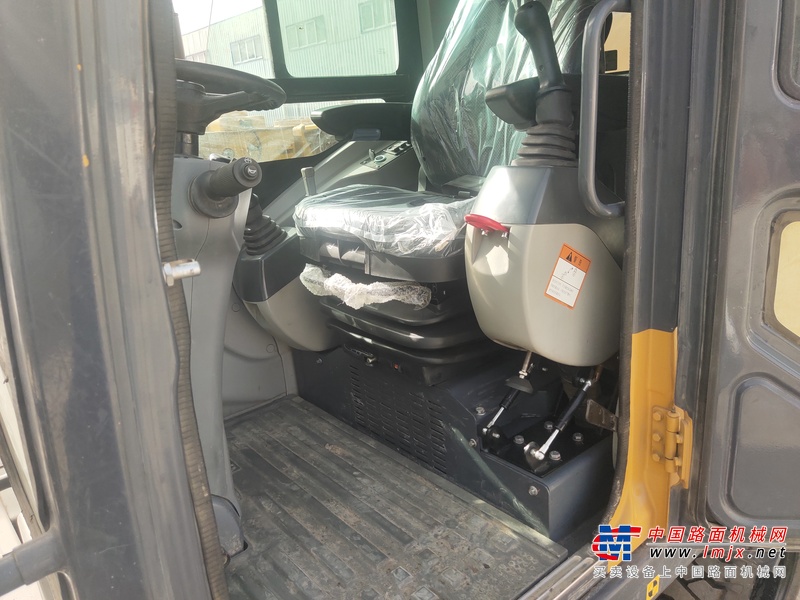 银川市出售转让二手不详小时2022年徐工XE75WG轮式挖掘机