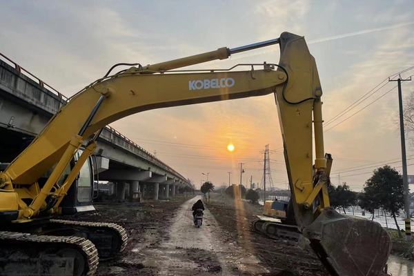 苏州市出售转让二手不详小时2010年神钢SK350LC挖掘机