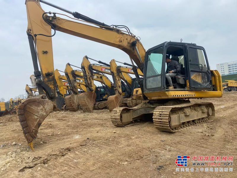 贵阳市出售转让二手不详小时2018年柳工CLG913挖掘机