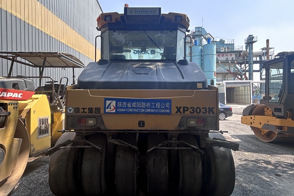 西安市出售转让二手不详小时2016年徐工XP303K轮胎压路机