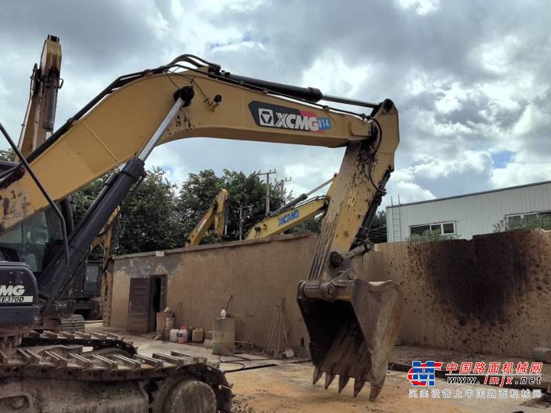南宁市出售转让二手不详小时2021年徐工XE370D挖掘机