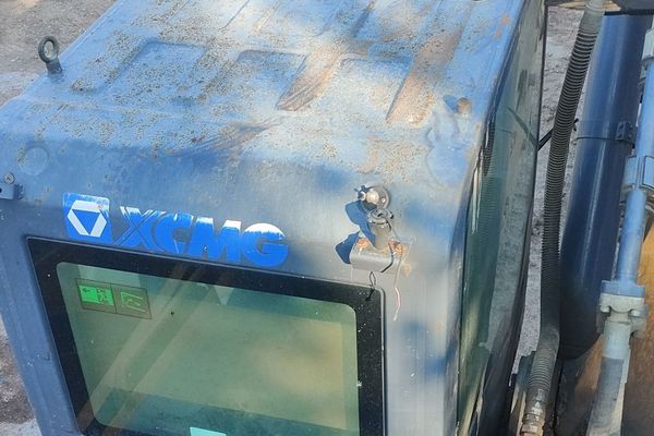 石家庄市出售转让二手不详小时2018年徐工XE490D挖掘机