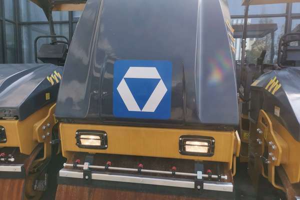 徐州市出售转让二手不详小时2021年徐工XMR403VT手扶压路机