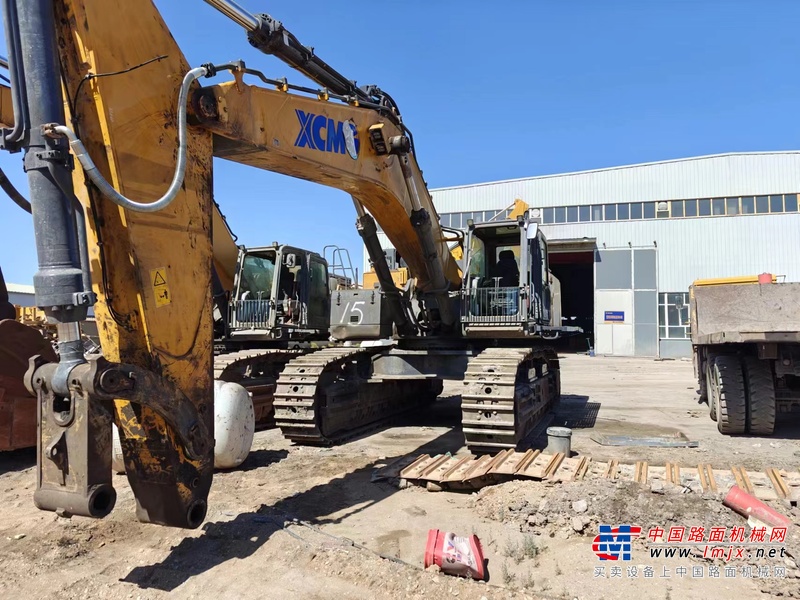 乌海市出售转让二手不详小时2018年徐工XE700D挖掘机