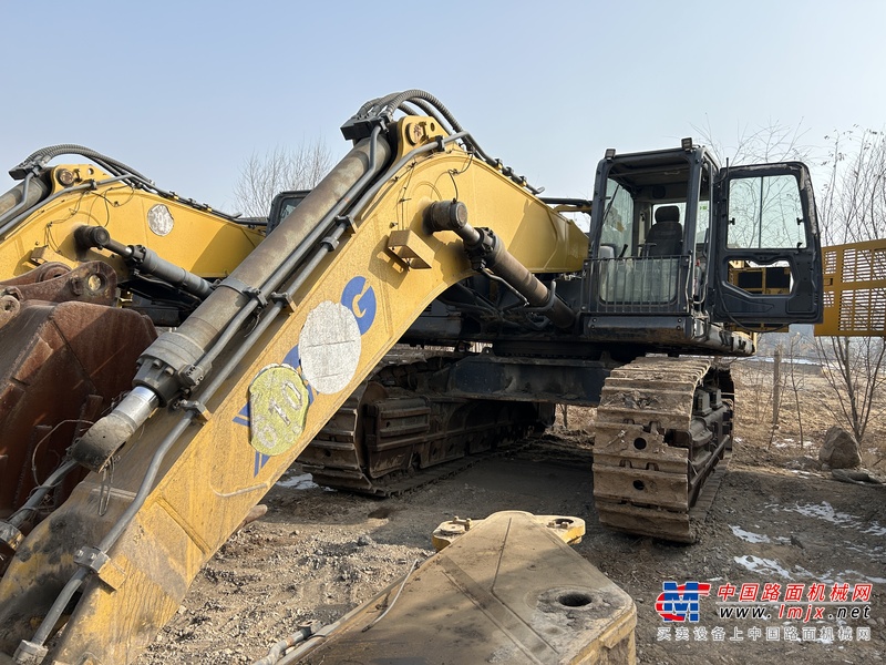 乌海市出售转让二手不详小时2017年徐工XE700D挖掘机