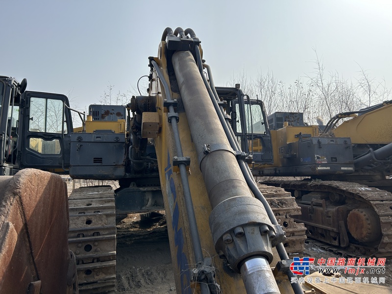 乌海市出售转让二手不详小时2017年徐工XE700D挖掘机