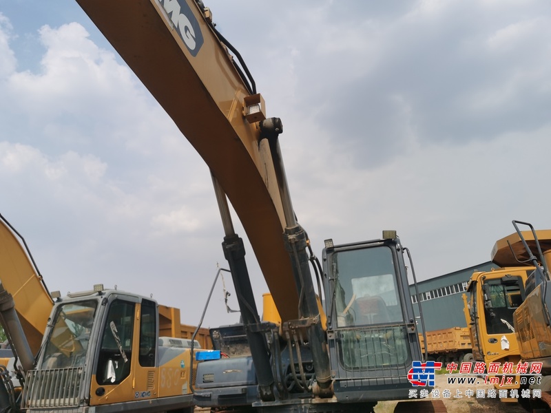 徐州市出售转让二手不详小时2014年徐工XE470C挖掘机