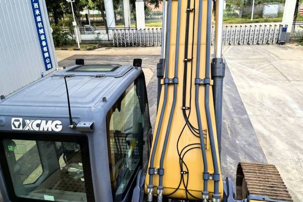 南宁市出售转让二手不详小时2021年徐工XE335DK挖掘机