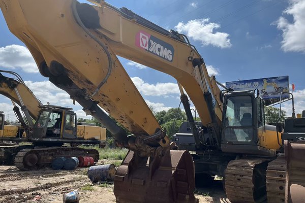 济南市出售转让二手不详小时2019年徐工XE370D挖掘机