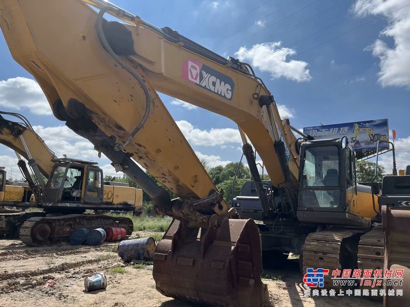 济南市出售转让二手不详小时2019年徐工XE370D挖掘机