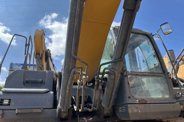 济南市出售转让二手不详小时2019年徐工XE370D挖掘机