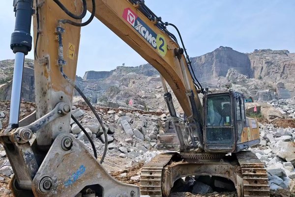 济南市出售转让二手不详小时2020年徐工XE470D挖掘机
