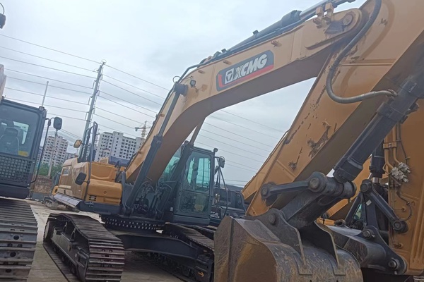 徐州市出售转让二手不详小时2022年徐工XE370GK挖掘机