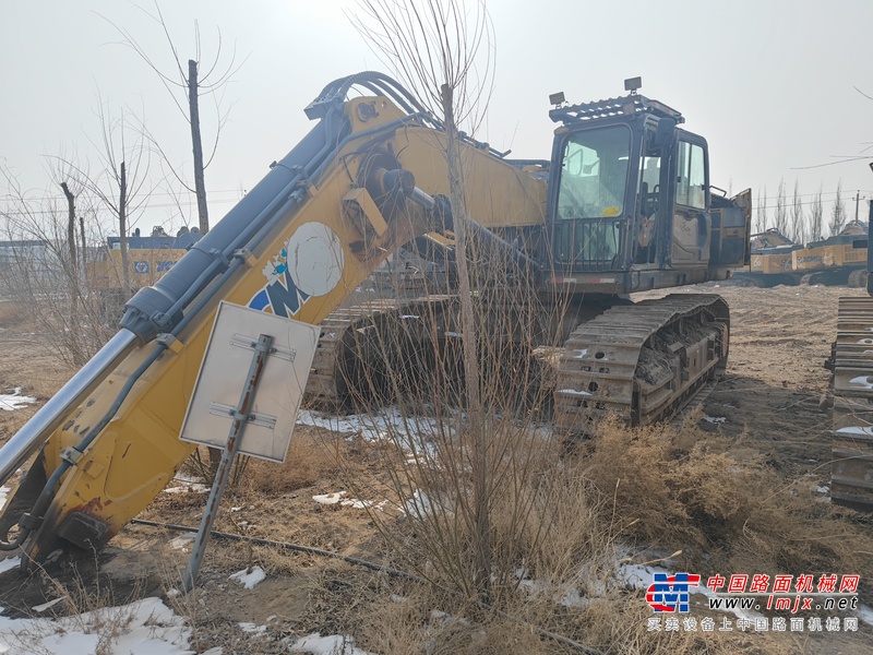 乌海市出售转让二手不详小时2016年徐工XE700D挖掘机