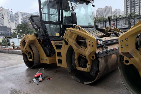 徐州市出售转让二手不详小时2024年徐工XD135TIV双钢轮压路机