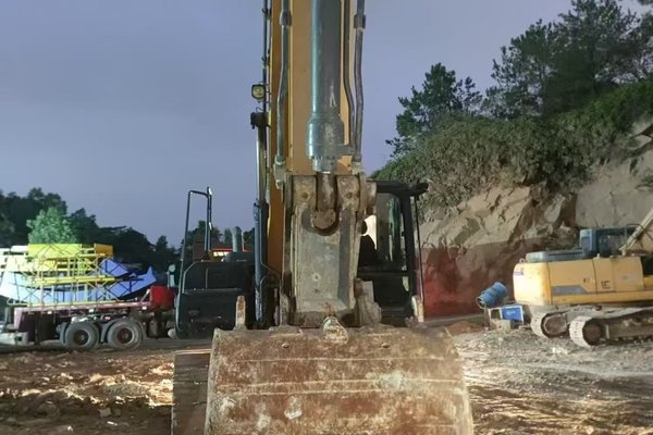 徐州市出售转让二手不详小时2021年徐工XE200DA挖掘机