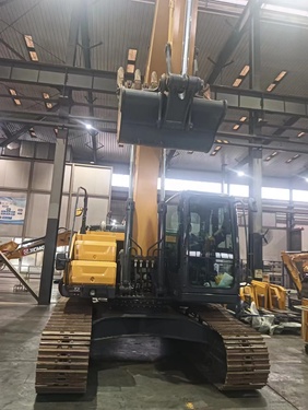 徐州市出售转让二手不详小时2022年徐工XE225GK挖掘机